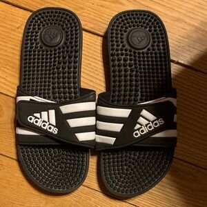 adidas Black and White Comfort Slide Sandals mens 7 or ladies 9
